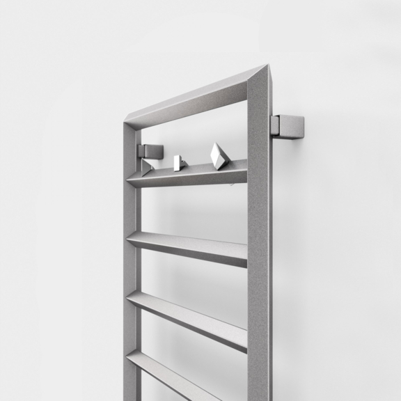 TERMA Diamond koupelnový radiátor 1120x500 barva Silver Matt + věšák Spark Detail