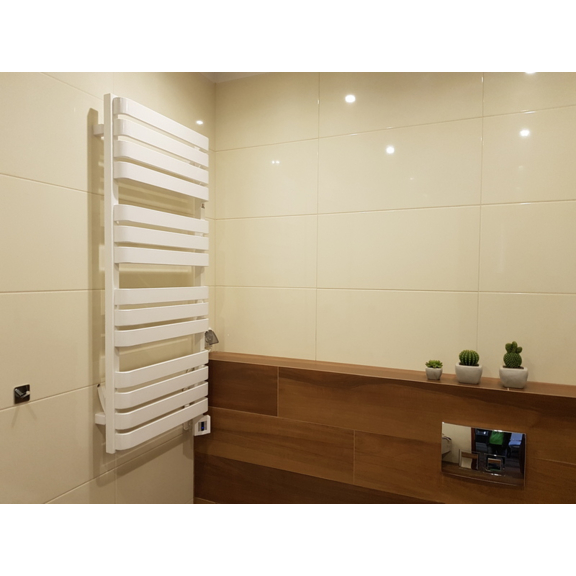 TERMA Warp T designový radiátor 1110x500 RAL 3028 detail zaoblené profily