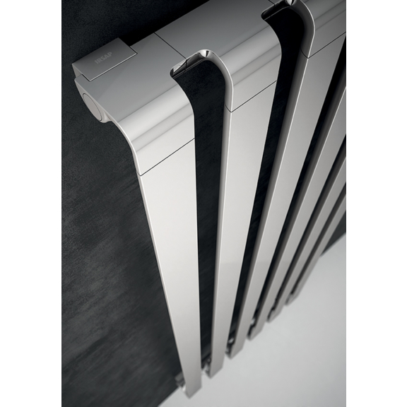 IRSAP Step V chromový designový radiátor - Chrom - detail