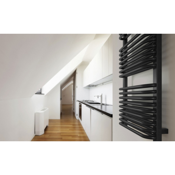 TERMA Tytus ONE koupelnový radiátor RAL9005 - interiér