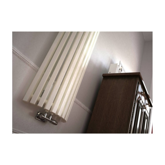 TERMA Triga AW designový radiátor v interiéru - detail