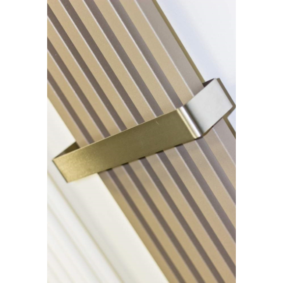 ISAN Octava radiátor do chodby detail