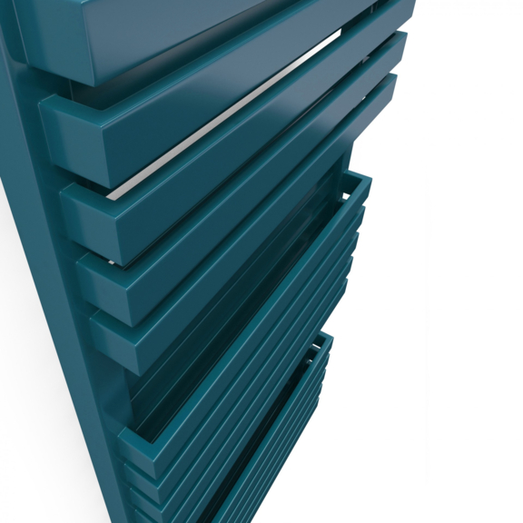 TERMA Quadrus Bold One designový radiátor 870x450 RAL 5009 detail z boku