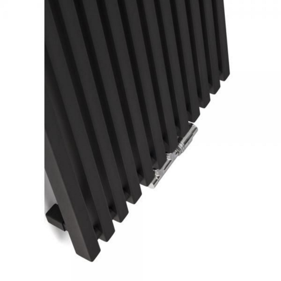 TERMA Triga designový radiátor na výšku barva Metallic Black detail