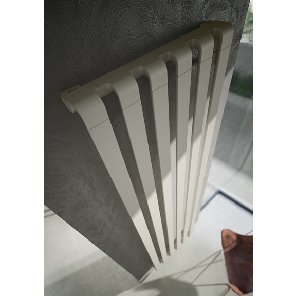 IRSAP Step V designový radiátor 2000x670 barva Quartz 1 - detail